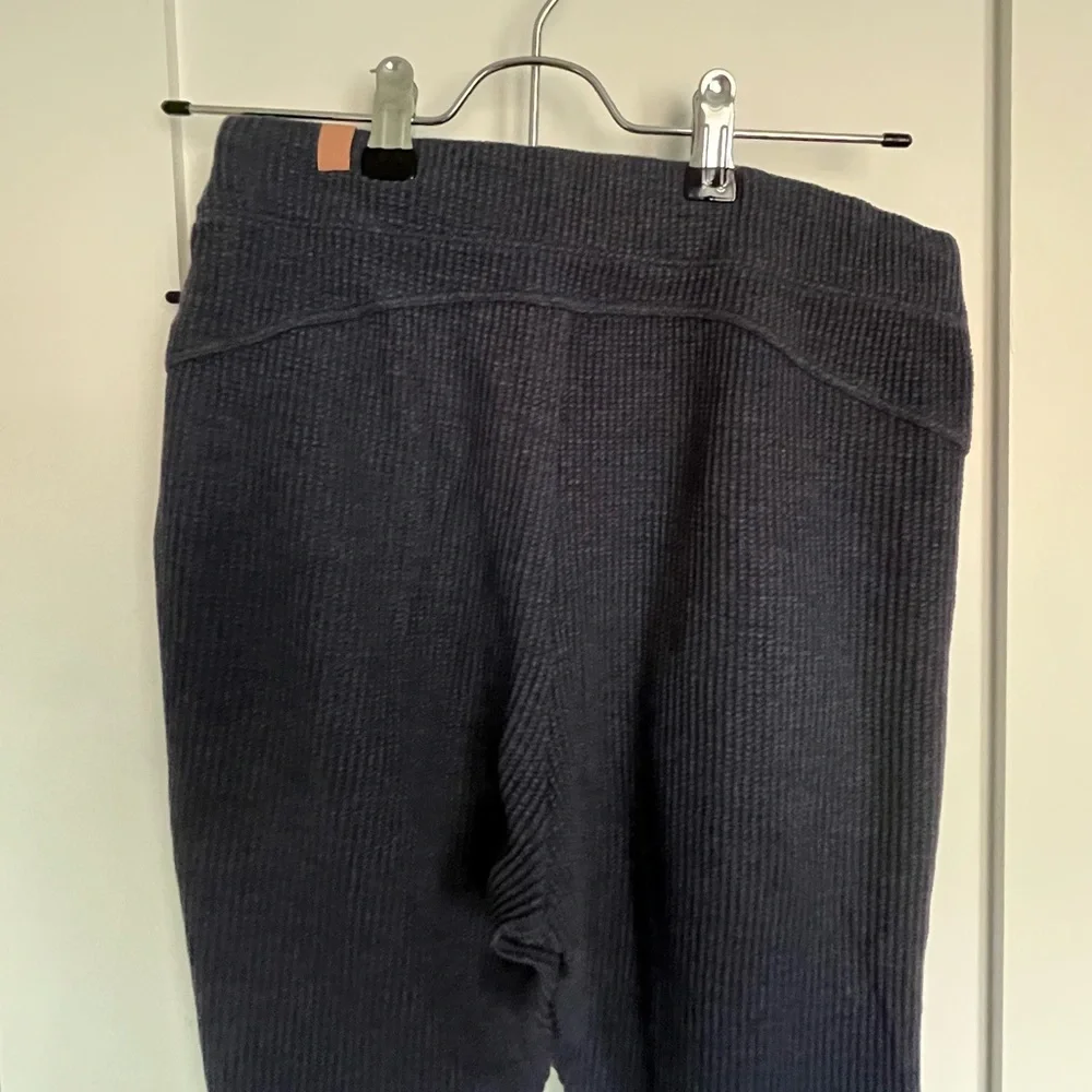 Lunya Restore Thermal Legging - Picture 5 of 6